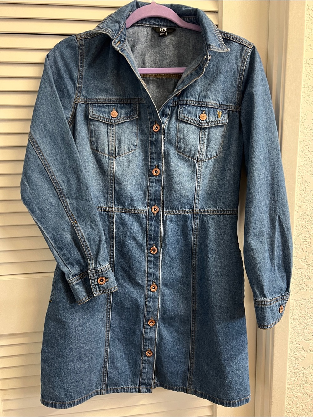 Frye Blue Denim Button-Up long sleeve Shirt Dress in XS. 100%Cotton